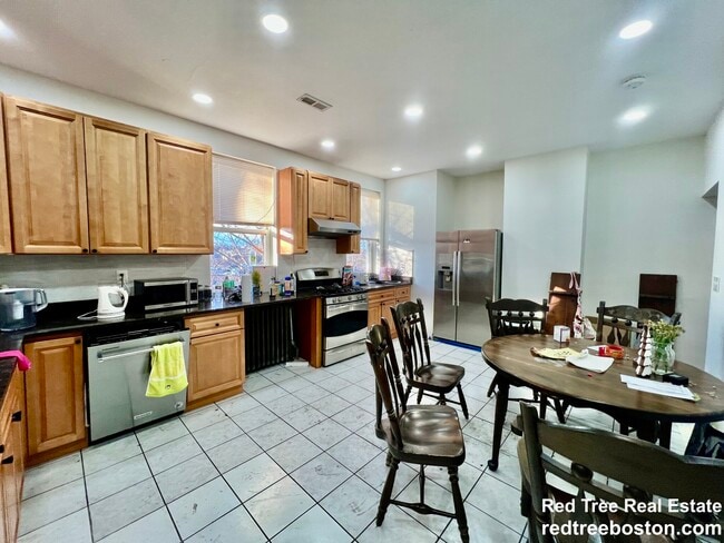 Building Photo - 16 Copenger St