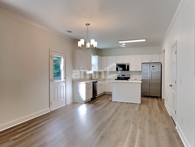 Foto del edificio - 2444 Beal St