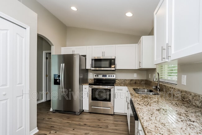 Building Photo - 2550 Comet Ln
