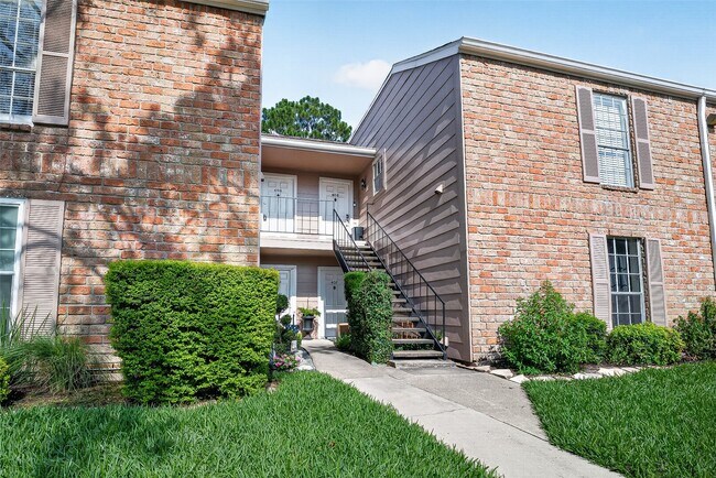 Building Photo - 2800 Jeanetta St