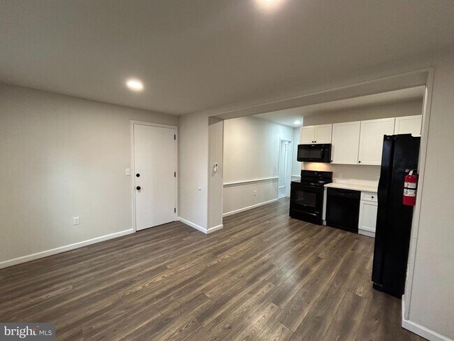 Foto del edificio - 566 E High St