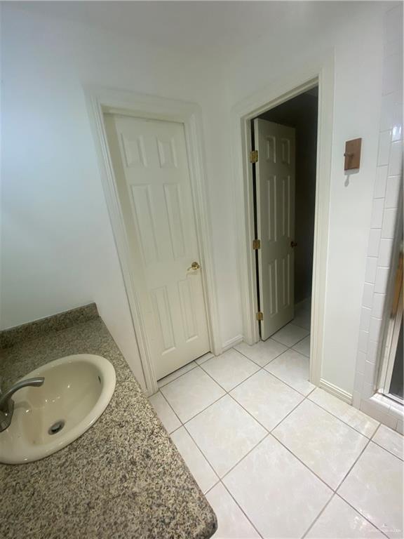 Building Photo - 802 Tierra Linda Cir W
