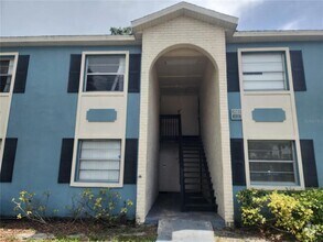 Building Photo - 2503 N Alafaya Trail