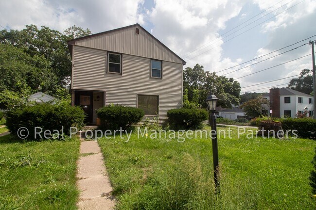 Building Photo - 1350 Giddings Ave SE