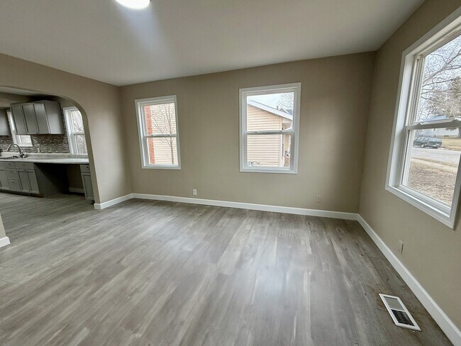 Building Photo - 1123 Island Ave