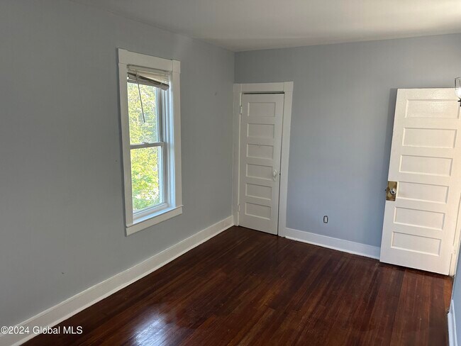 Foto del edificio - 915 McClyman St