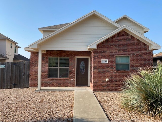 Building Photo - 2205 Valleyview Blvd