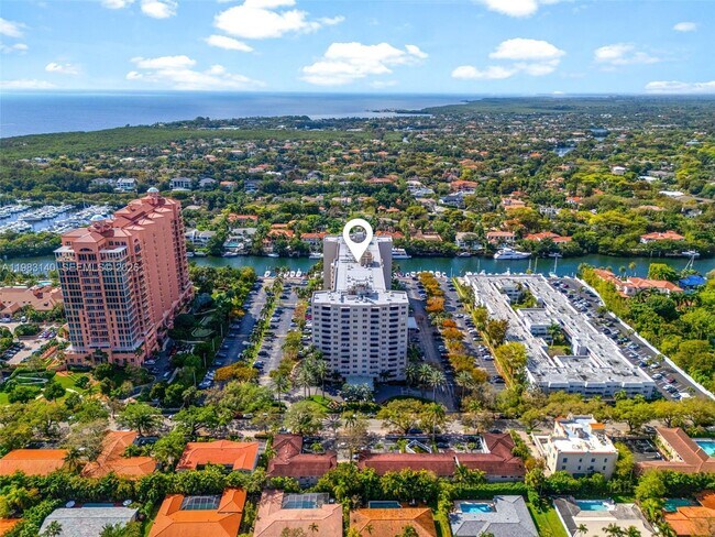 Foto del edificio - 90 Edgewater Dr