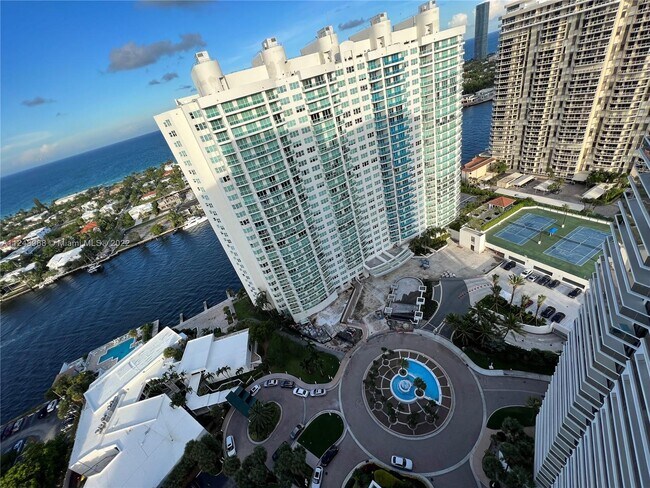 Foto del edificio - 20281 E Country Club Dr