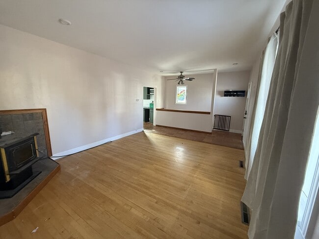 Building Photo - 118 Court St