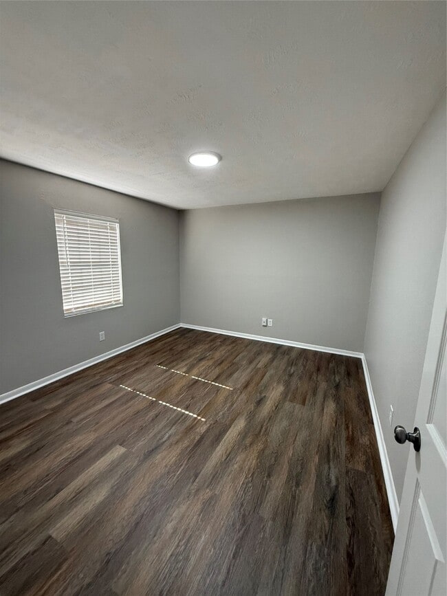 Building Photo - 503 Park Ln