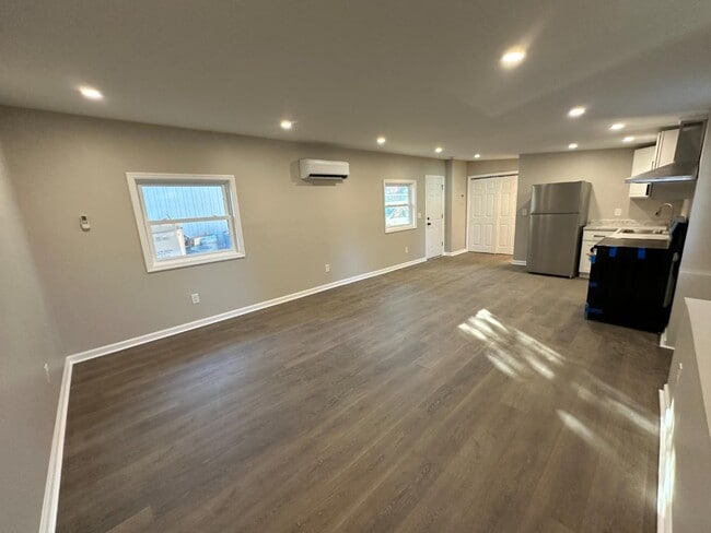 Building Photo - 950 Us Route 9 - unit F