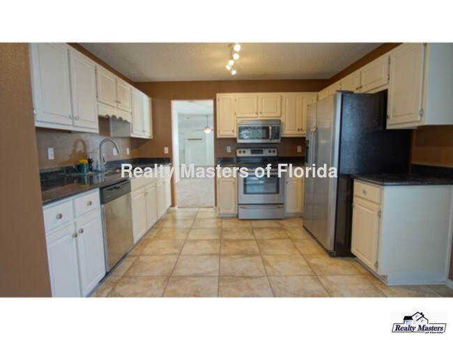 Building Photo - 142 Mirabelle Cir