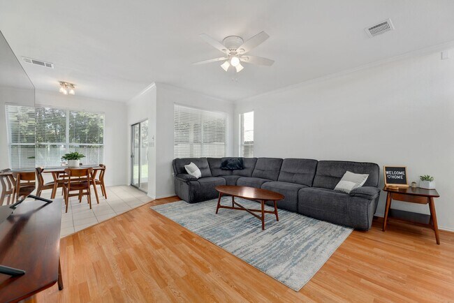 Building Photo - 3017 Sauls Dr