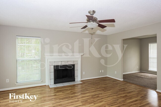 Foto del edificio - 6616 White Mist Ln