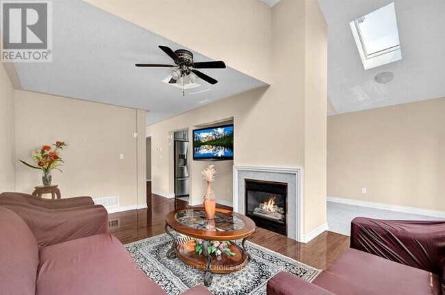 Building Photo - 104 Larkspur Rd