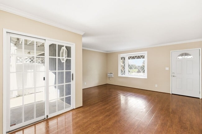 Foto del edificio - 12334 Moorpark St