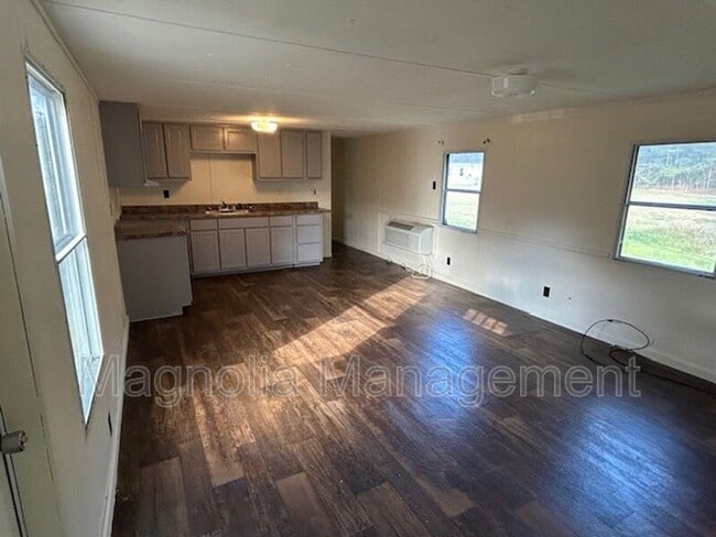 Foto del edificio - 127 Country Oak Dr