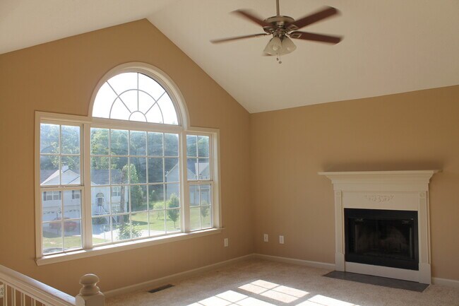 Foto del edificio - Impressive 5 Bedroom & 3 Bath Home