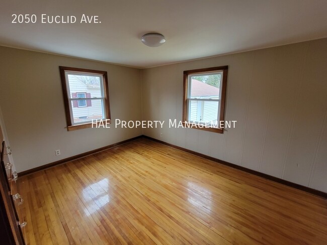 Building Photo - 2050 Euclid Ave.