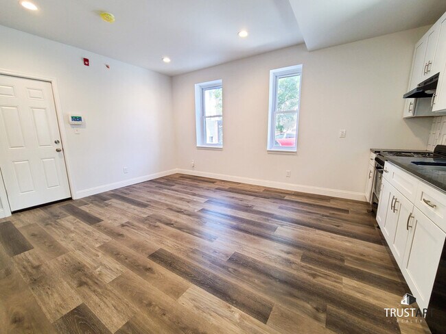 Building Photo - 1 Bedroom Apartment in Tacony