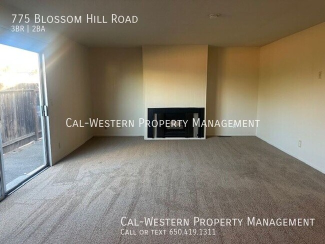 Foto del edificio - 775 Blossom Hill Rd