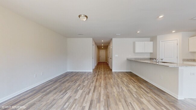 Foto del edificio - 400 Whispering Creek Ave