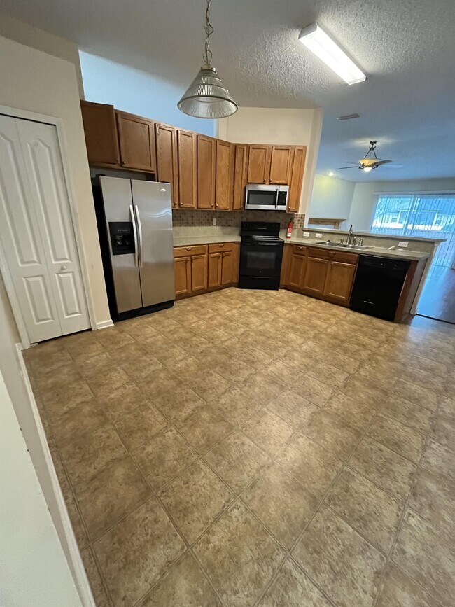 Building Photo - 254 Ridgewick Dr S