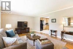 Photo du bâtiment - 10 Cutting Crescent