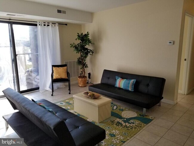 Foto del edificio - 6003 Majors Ln