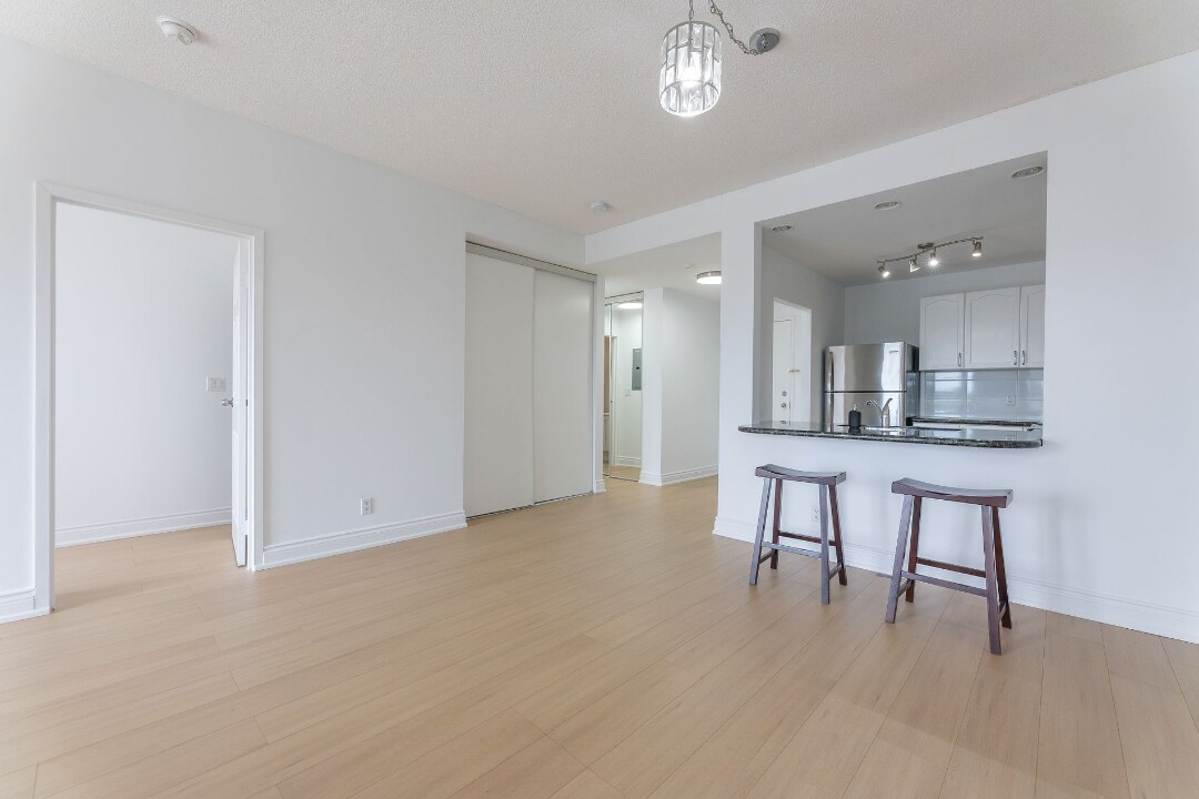 Primary Photo - 778 Sheppard Av W