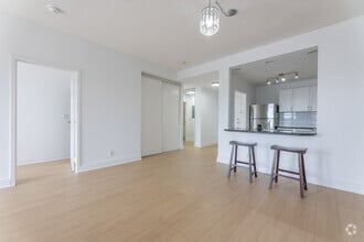 Building Photo - 778 Sheppard Av W