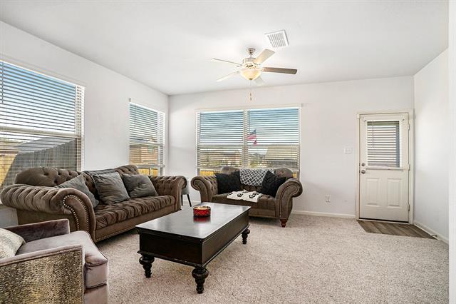 Building Photo - 921 Primrose Dr