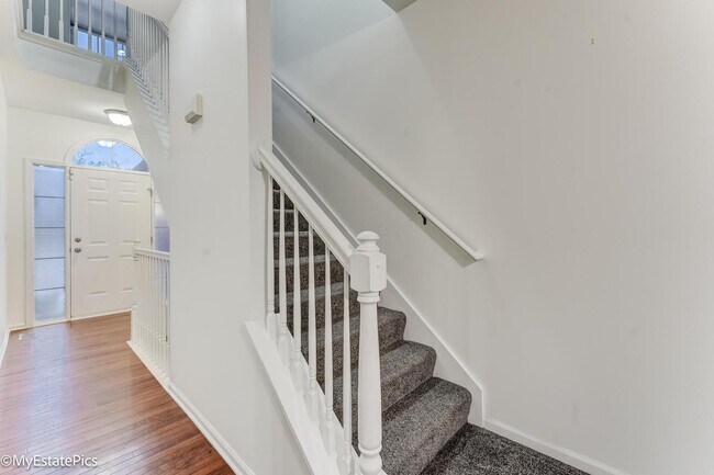Foto del edificio - 41101 Maplewood Drive