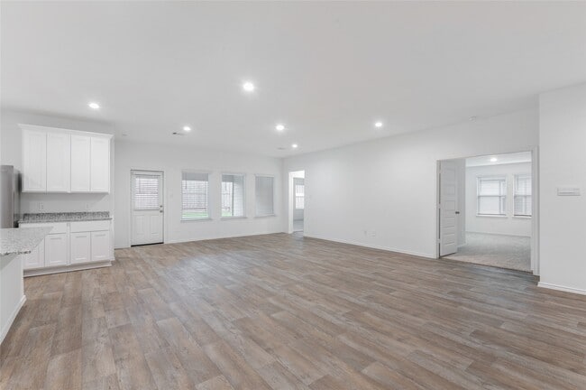 Building Photo - 7418 Elm Lndg Ln