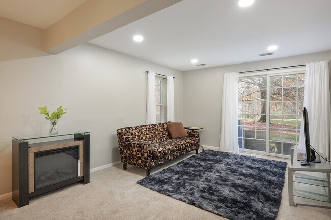 Foto del edificio - 91 Jamestown Rd