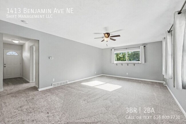 Foto del edificio - 1413 Benjamin Ave NE