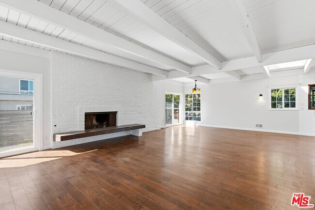 Foto del edificio - 3900 Pacific Ave