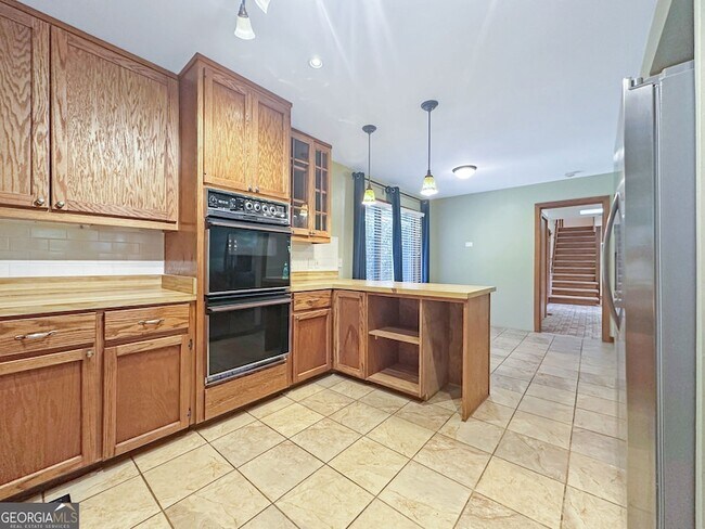 Building Photo - 10200 Rivertown Rd