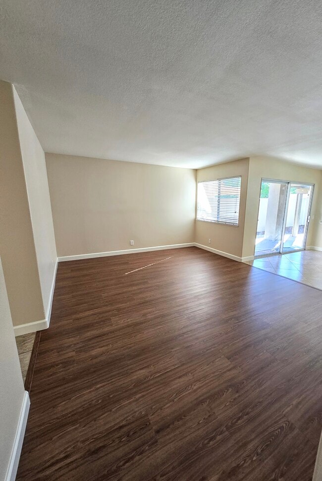 Foto del edificio - 23231 Joaquin Ridge Dr