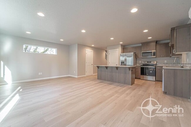 Foto del edificio - 4716 NE 37th Ct