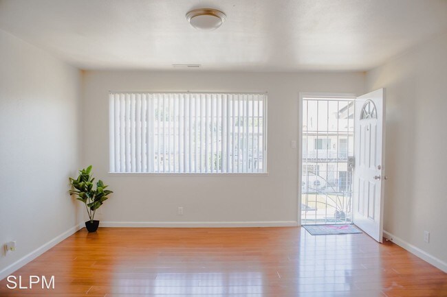 Foto del edificio - 3 br, 2 bath Apartment - 1685 Maubert Ct