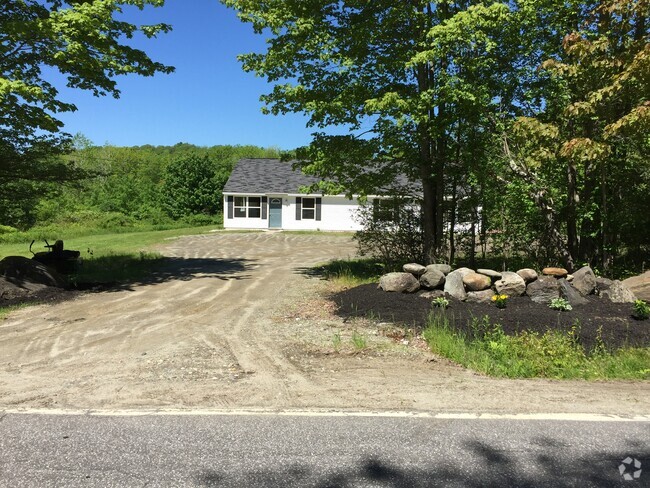 Building Photo - 547 Stanley Rd