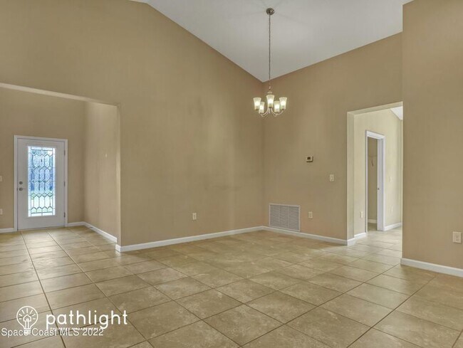Building Photo - 3814 Radley Dr