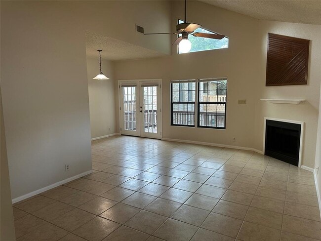 Building Photo - 7107 Silver Dale Dr