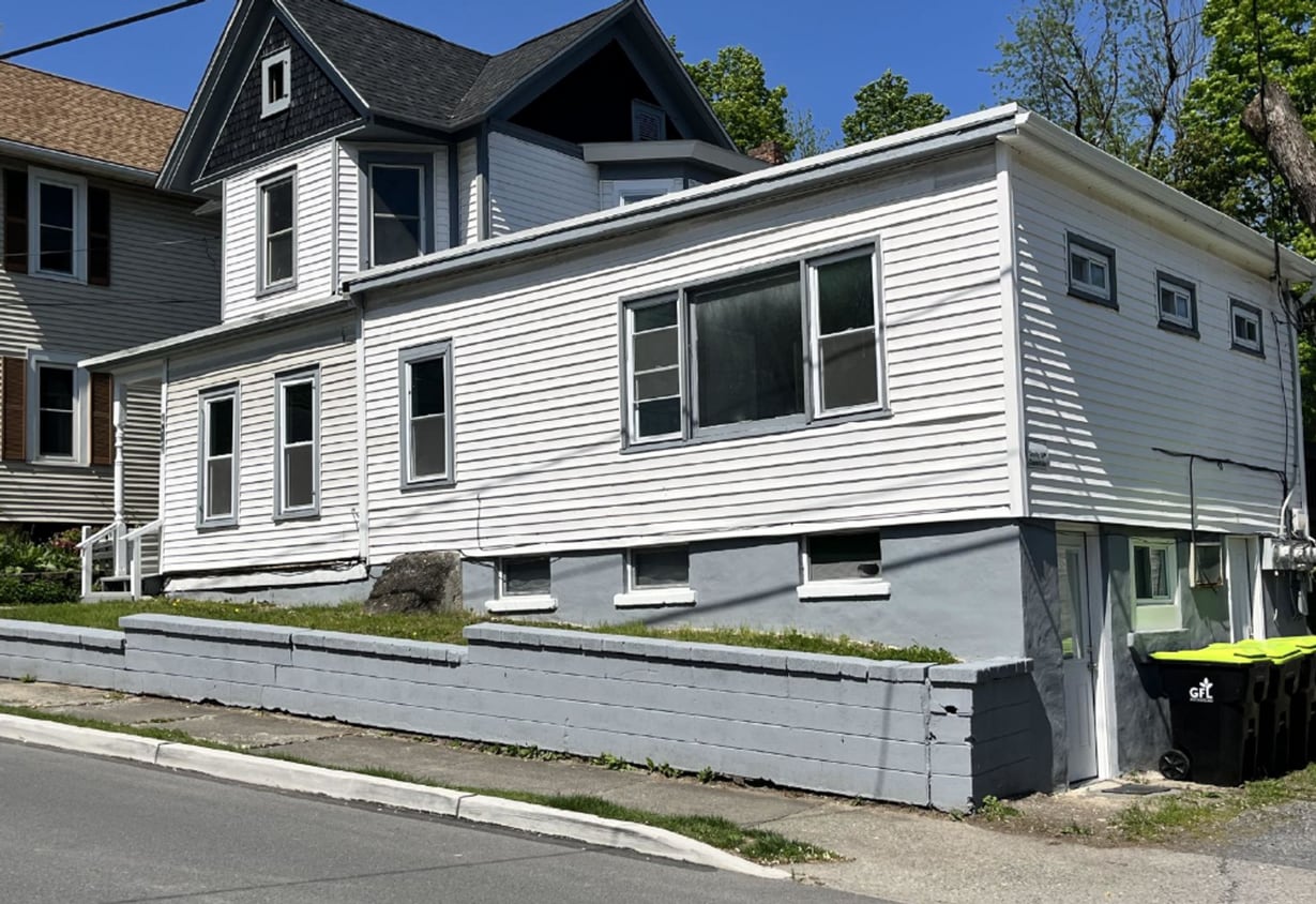 Primary Photo - 412 N 8th St