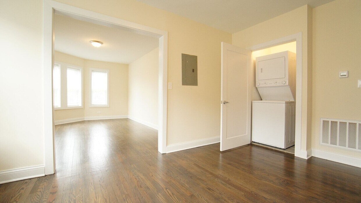 Foto principal - 3535 W North Ave