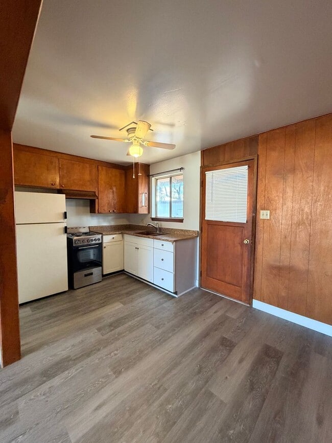 Building Photo - 4070 Shinners Pl