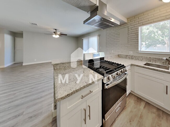 Building Photo - 4488 Sun Valley Dr