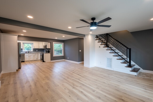 Foto del edificio - 120 College Street Rd